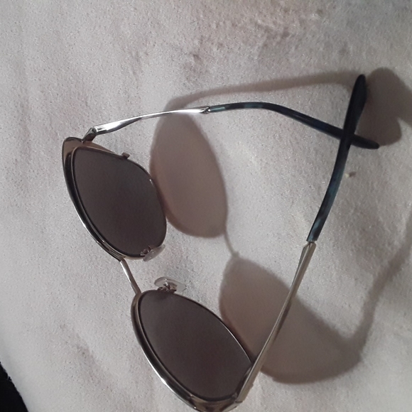 Dolce & Gabbana Sunglasses - Picture 8 of 16